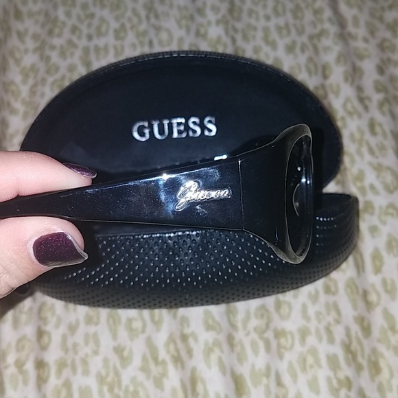 Guess Sunglasses (no lenses) - Picture 1 of 6